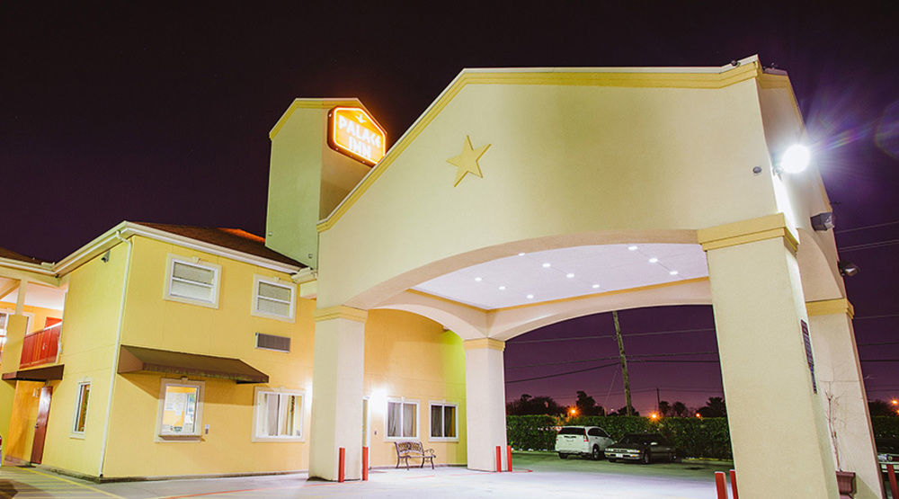 Scottish Inns Suites East Sam Houston Pkwy North Чаннелвью Экстерьер фото
